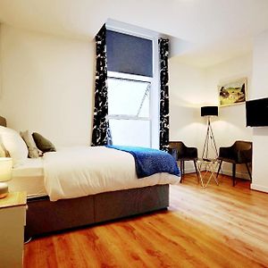 Studio met een King Size Bed